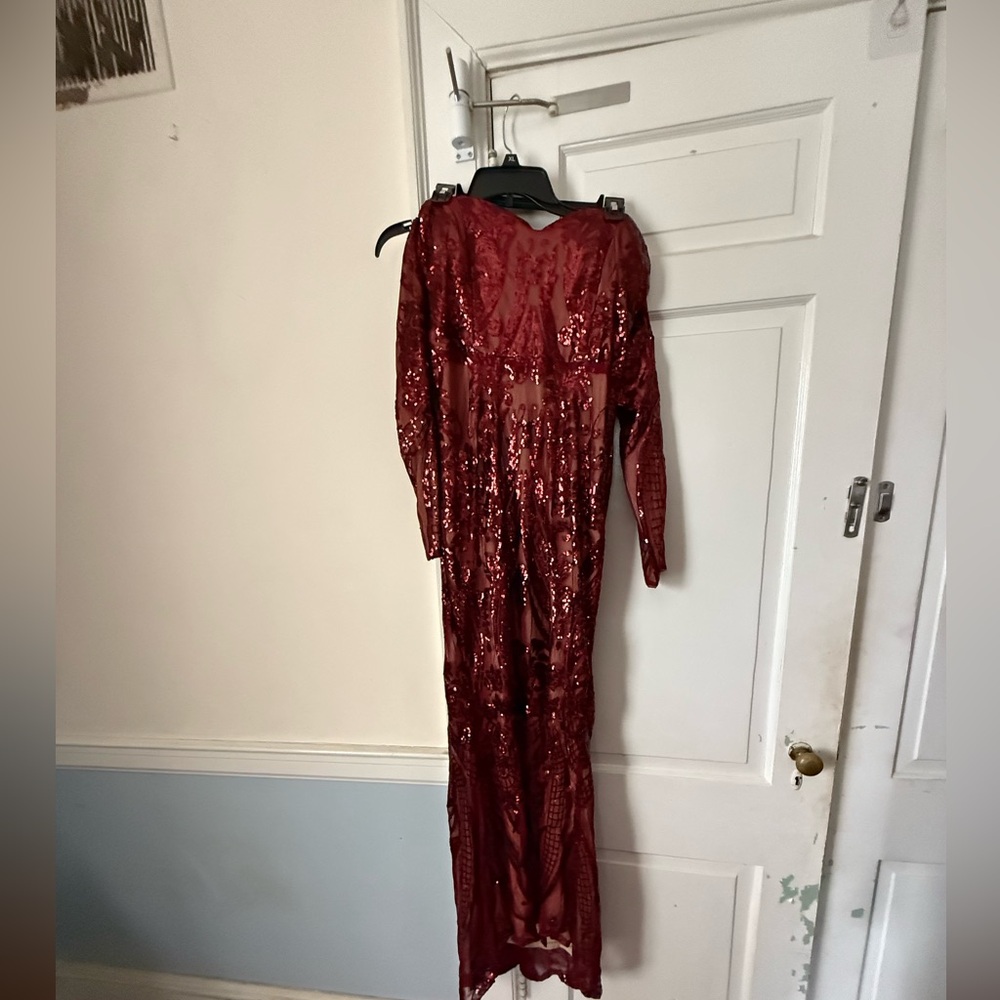 Burgundy Sequin Dress
Worn Once
Gorgeous